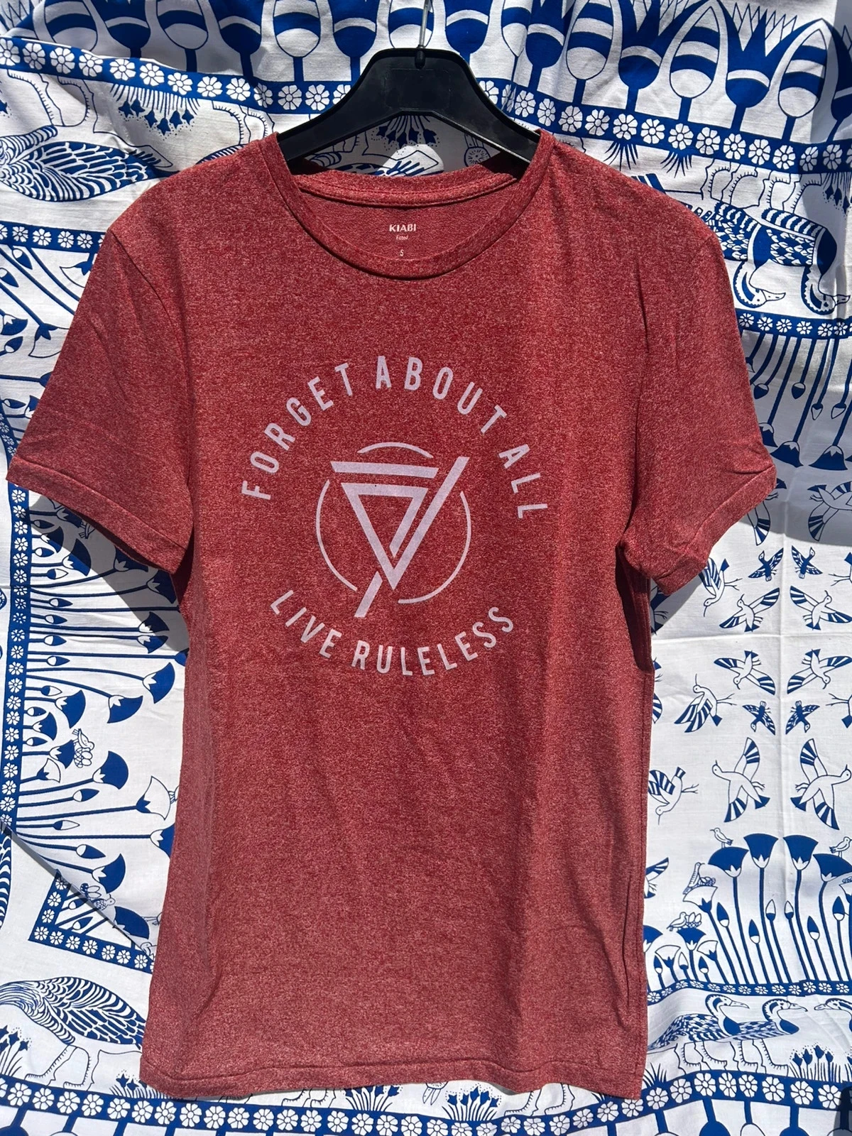 T shirt bordeaux S/36 homme Kiabi très bon état coton